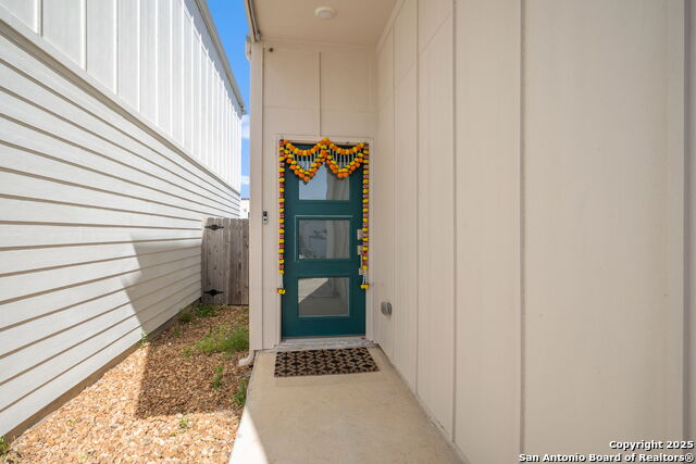 Image 4 of 32 For 8851 Oakland  Unit
