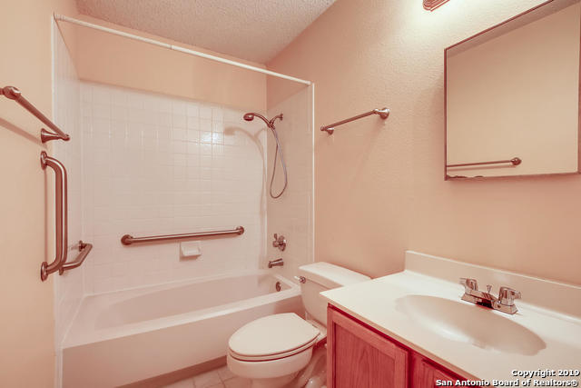 Image 9 of 11 For 8203 Chestnut Manor