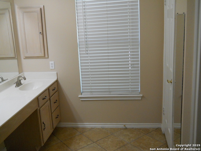 Image 17 of 20 For 14402 Alameda Ridge