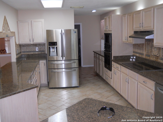 Image 9 of 20 For 14402 Alameda Ridge