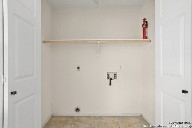 Image 10 of 18 For 13119 Greensview