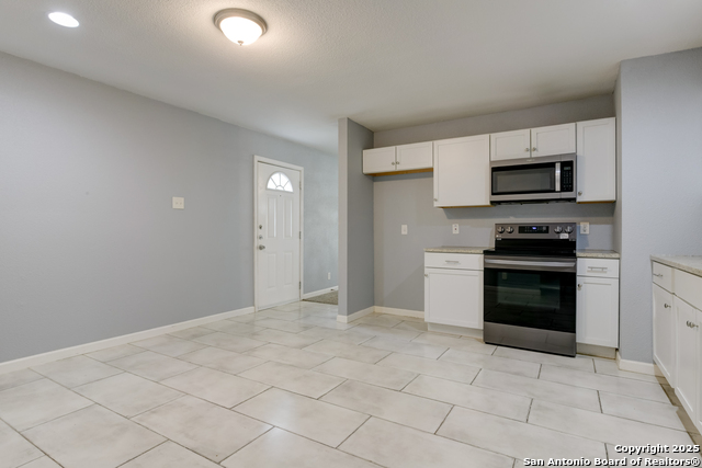 Listing photo id 11 for 4342 Lehman Dr.
