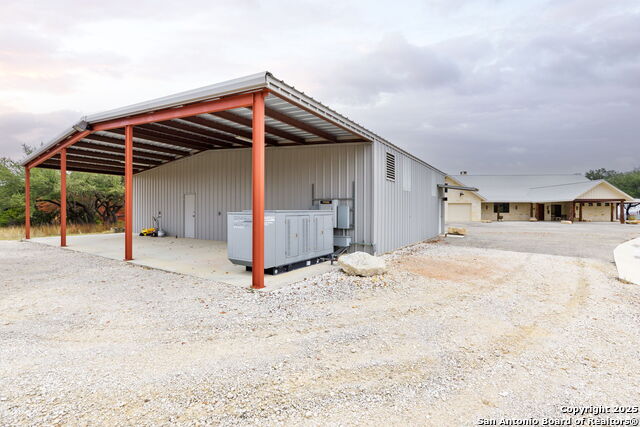 Listing photo id 30 for 211 Poehnert