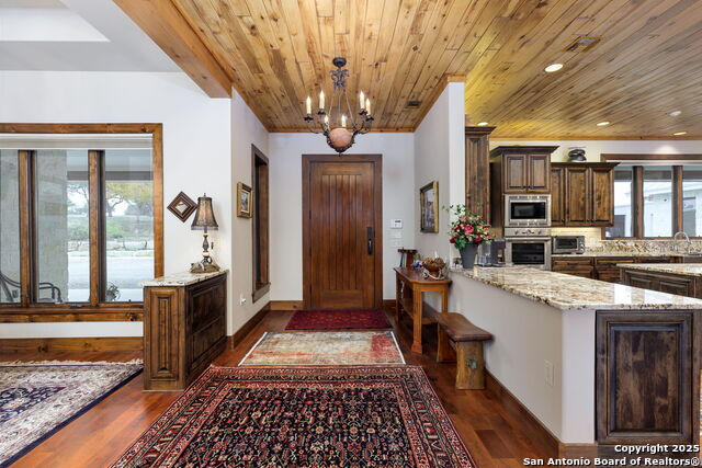 Listing photo id 4 for 211 Poehnert