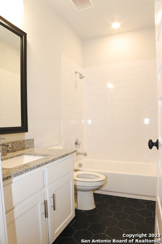Image 11 of 14 For 5843 Whitby Rd  4