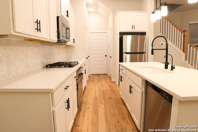 Image 4 of 14 For 5843 Whitby Rd  4