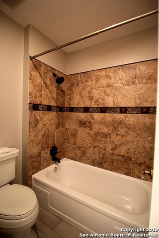 Image 11 of 16 For 5638 Creekwood St