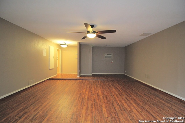 Image 15 of 16 For 5638 Creekwood St