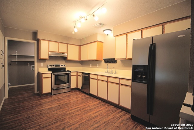 Image 2 of 16 For 5638 Creekwood St