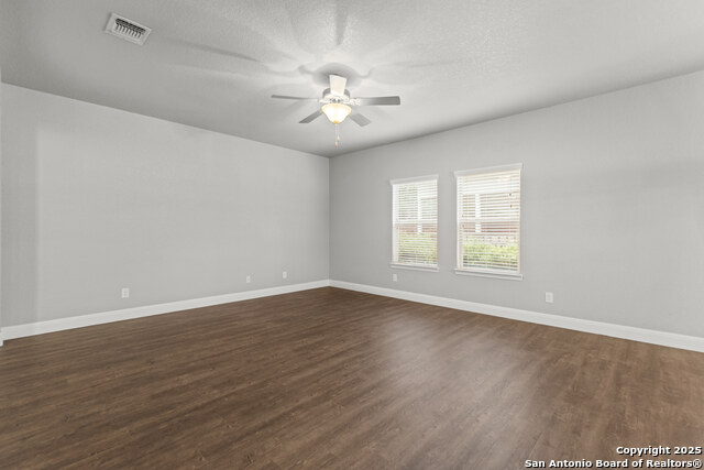 Listing photo id 11 for 10307 Royal Est