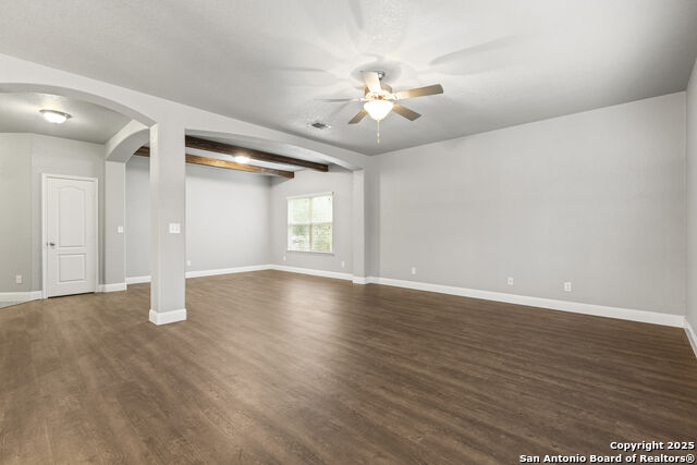 Listing photo id 12 for 10307 Royal Est
