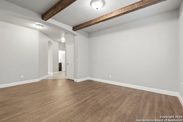 Listing photo id 14 for 10307 Royal Est
