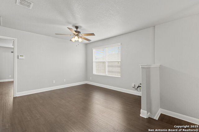 Listing photo id 15 for 10307 Royal Est