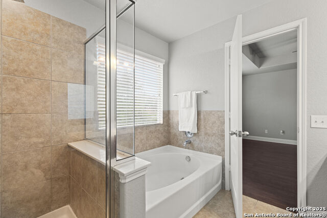 Listing photo id 21 for 10307 Royal Est