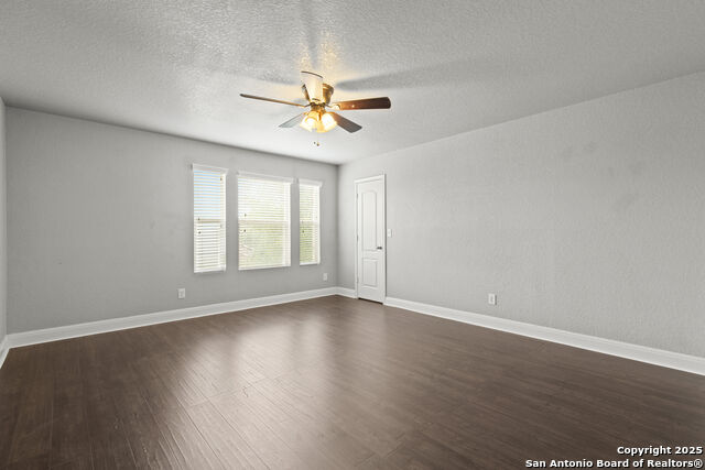 Listing photo id 23 for 10307 Royal Est