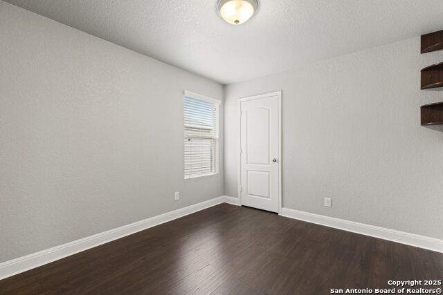 Listing photo id 25 for 10307 Royal Est