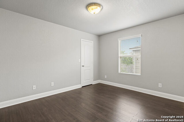 Listing photo id 26 for 10307 Royal Est