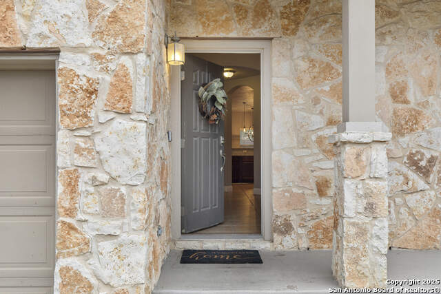 Listing photo id 2 for 10307 Royal Est