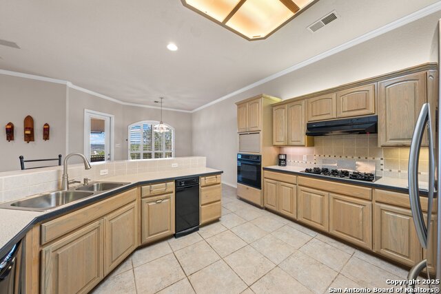 Image 10 of 37 For 2001 Crown Ridge