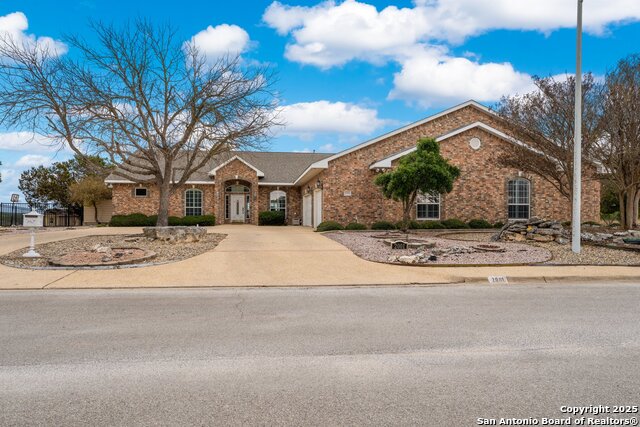 Image 2 of 37 For 2001 Crown Ridge