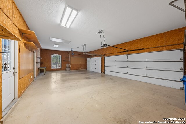 Image 25 of 37 For 2001 Crown Ridge