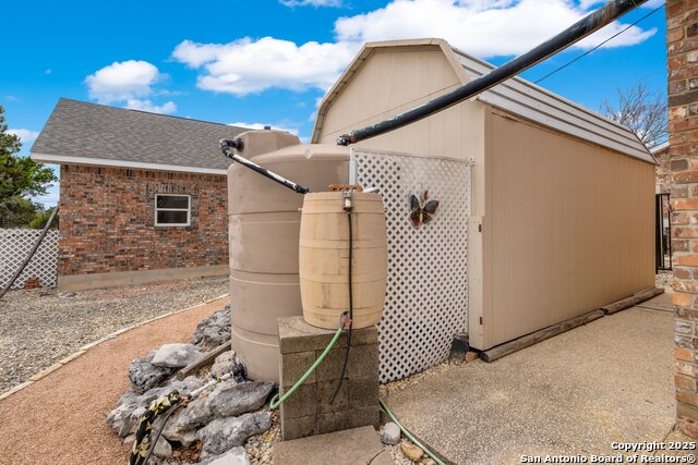 Image 30 of 37 For 2001 Crown Ridge