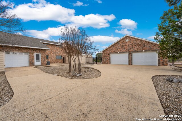 Image 31 of 37 For 2001 Crown Ridge