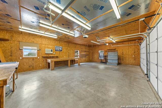 Image 32 of 37 For 2001 Crown Ridge