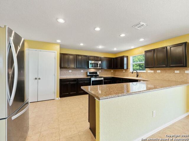Listing photo id 8 for 7923 Martinelli