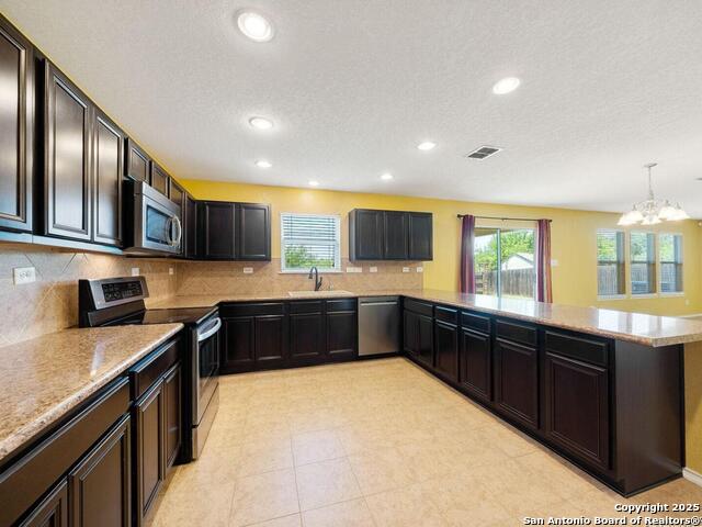 Listing photo id 9 for 7923 Martinelli