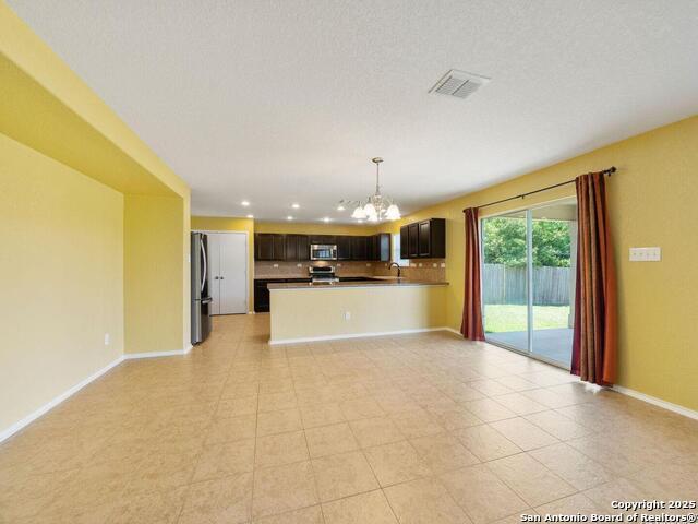 Listing photo id 14 for 7923 Martinelli