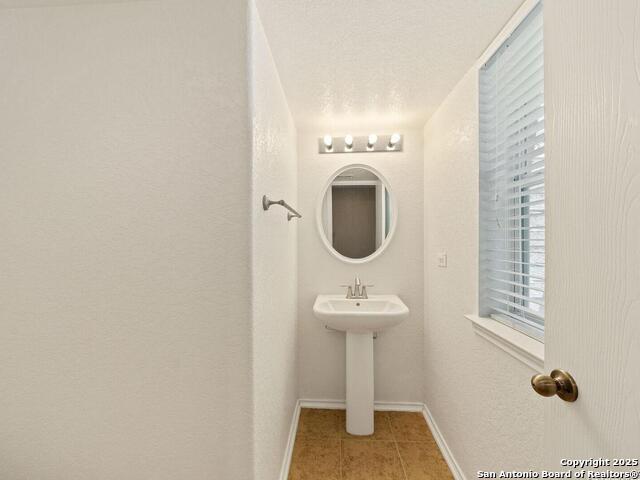 Listing photo id 15 for 7923 Martinelli