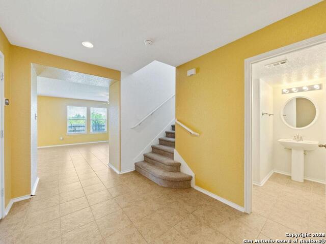 Listing photo id 3 for 7923 Martinelli