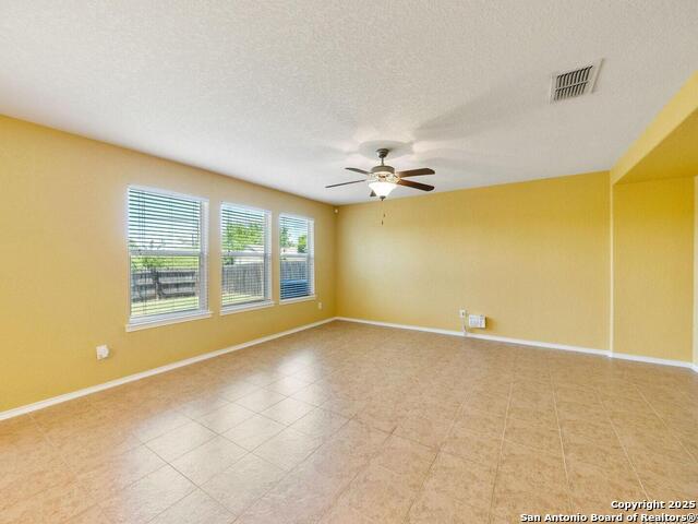 Listing photo id 4 for 7923 Martinelli