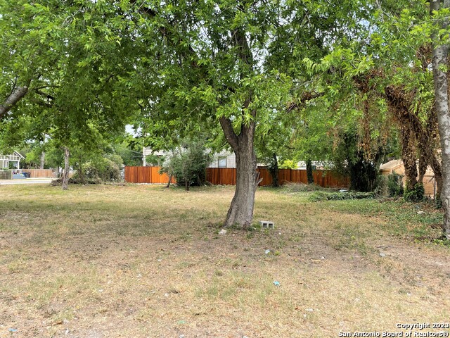 Image 2 of 5 For 902 Mittman St S