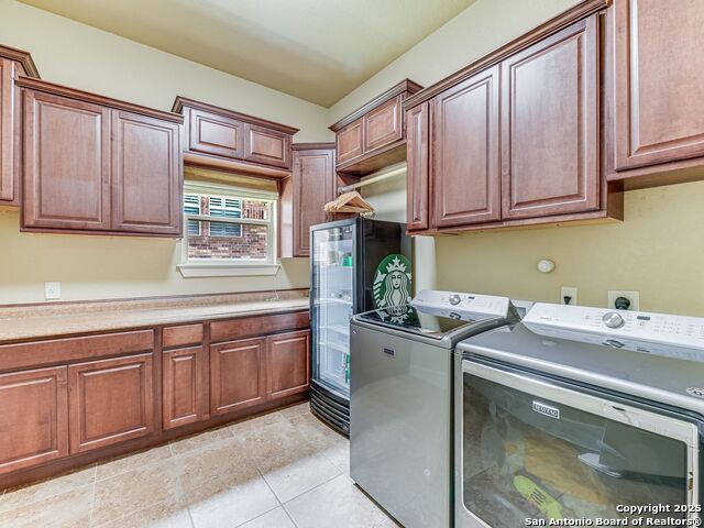 Listing photo id 8 for 8626 Napa Landing