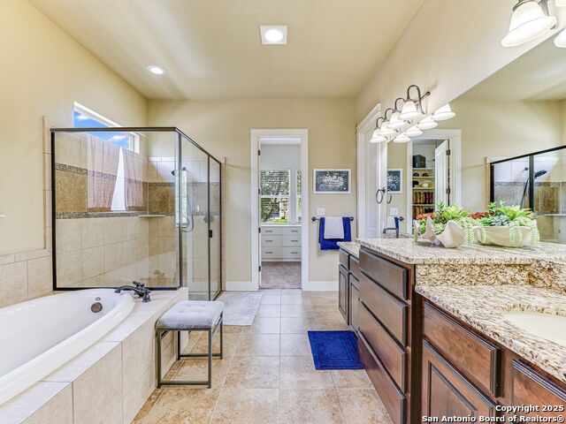 Listing photo id 17 for 8626 Napa Landing