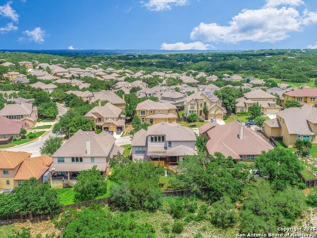 Listing photo id 27 for 8626 Napa Landing