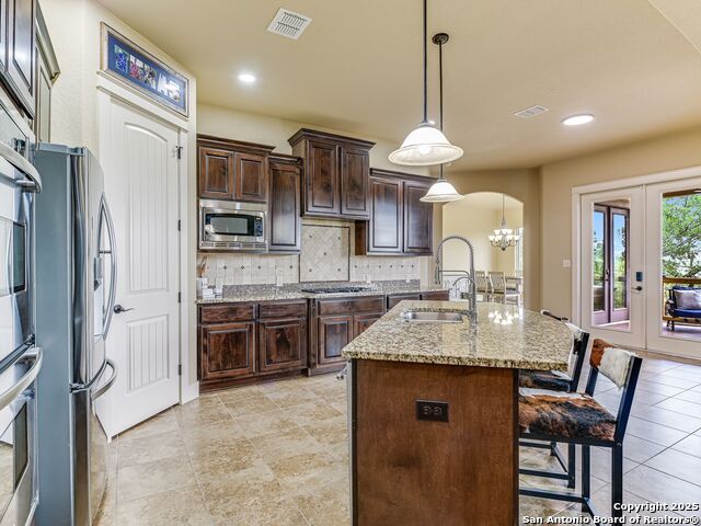 Listing photo id 7 for 8626 Napa Landing