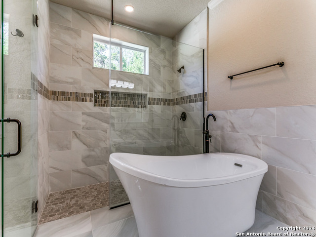 Image 32 of 40 For 929 Moonlight Dr