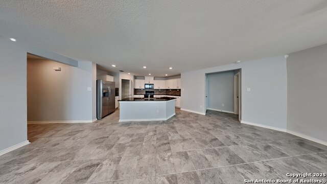 Image 8 of 19 For 7918 Hanging Branch