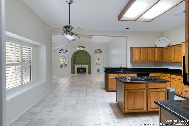 Listing photo id 8 for 5919 Cedar Path