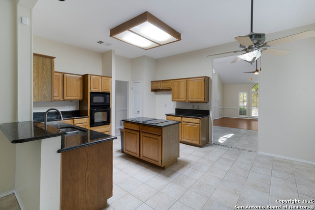 Listing photo id 10 for 5919 Cedar Path