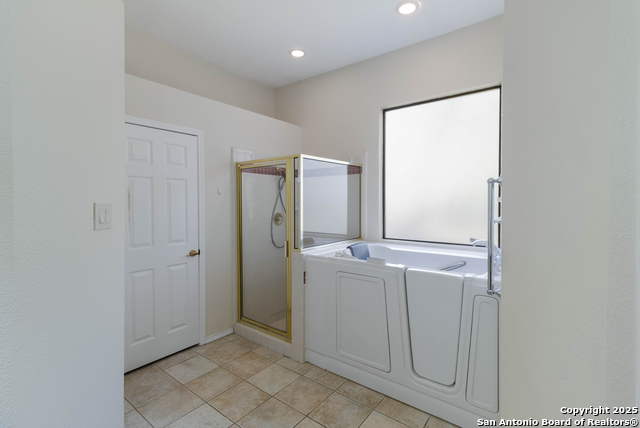 Listing photo id 15 for 5919 Cedar Path