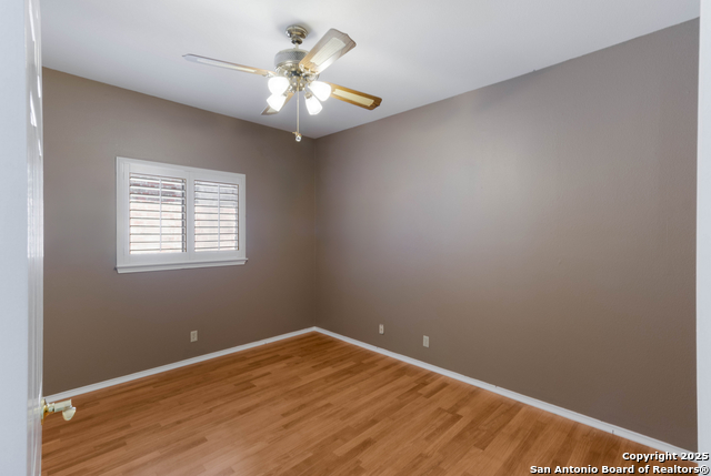 Listing photo id 17 for 5919 Cedar Path
