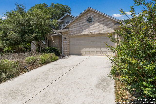 Listing photo id 0 for 5919 Cedar Path