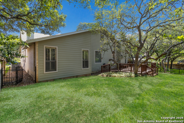 Listing photo id 22 for 5919 Cedar Path