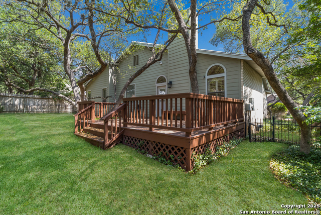 Listing photo id 24 for 5919 Cedar Path