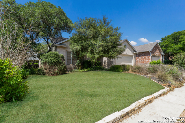 Listing photo id 2 for 5919 Cedar Path