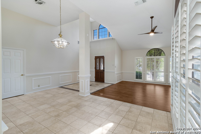Listing photo id 6 for 5919 Cedar Path